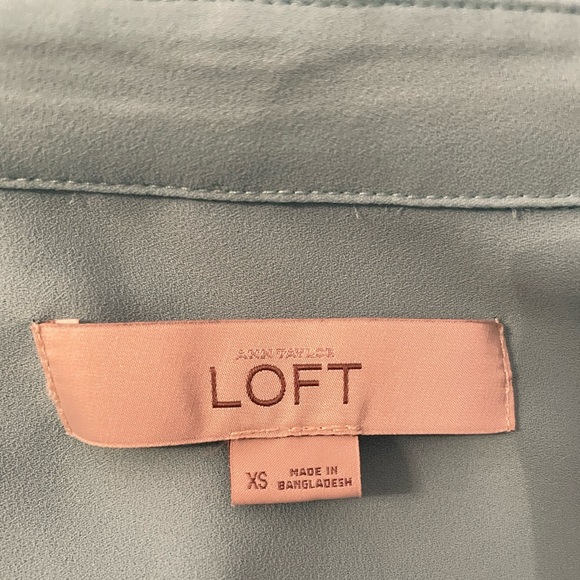 LOFT Long Sleeve Button Down Light Blue Shirt Size - XS - Picture 4 of 6